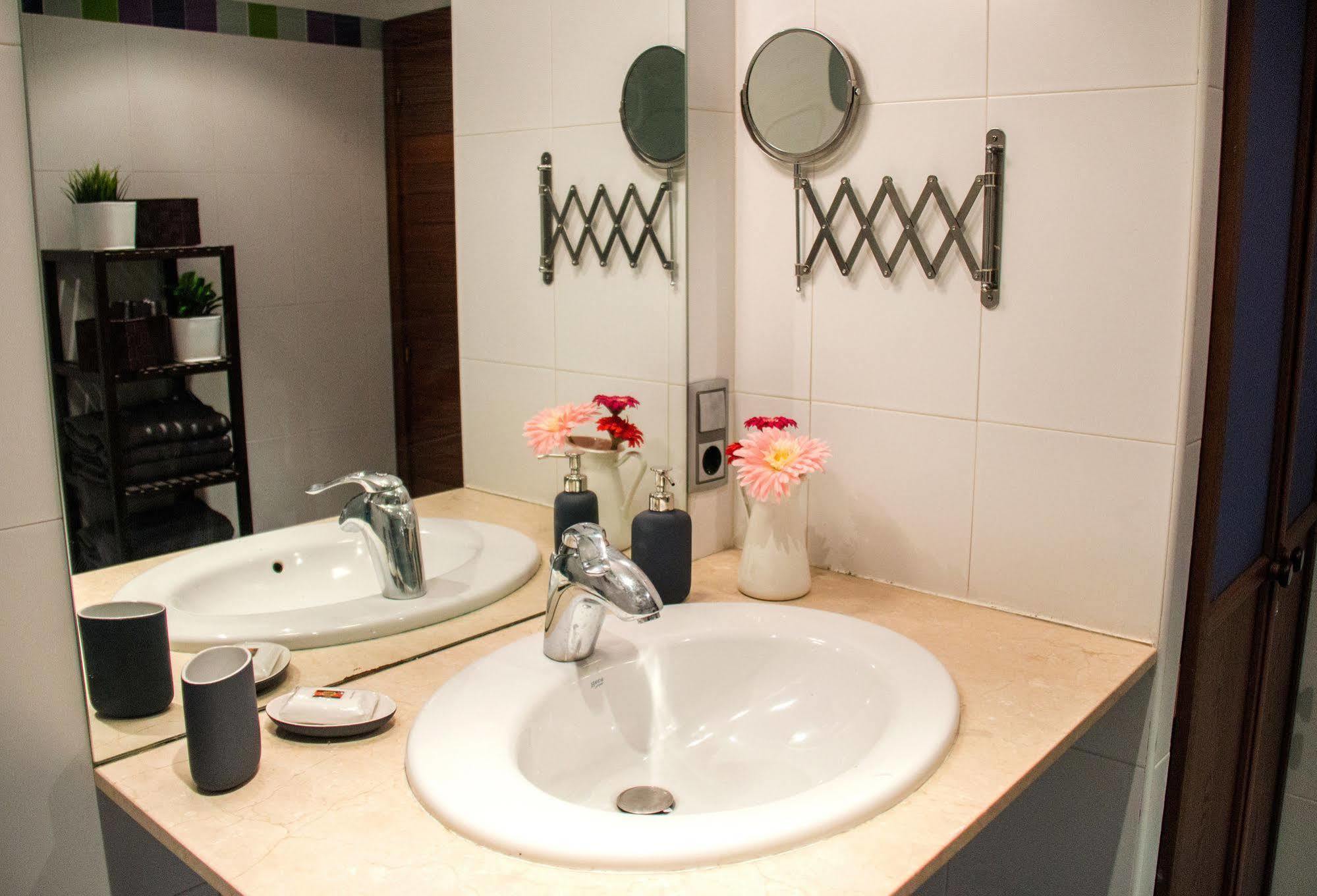 Lollipop Flats City Centre Supreme Suite Madri Exterior foto